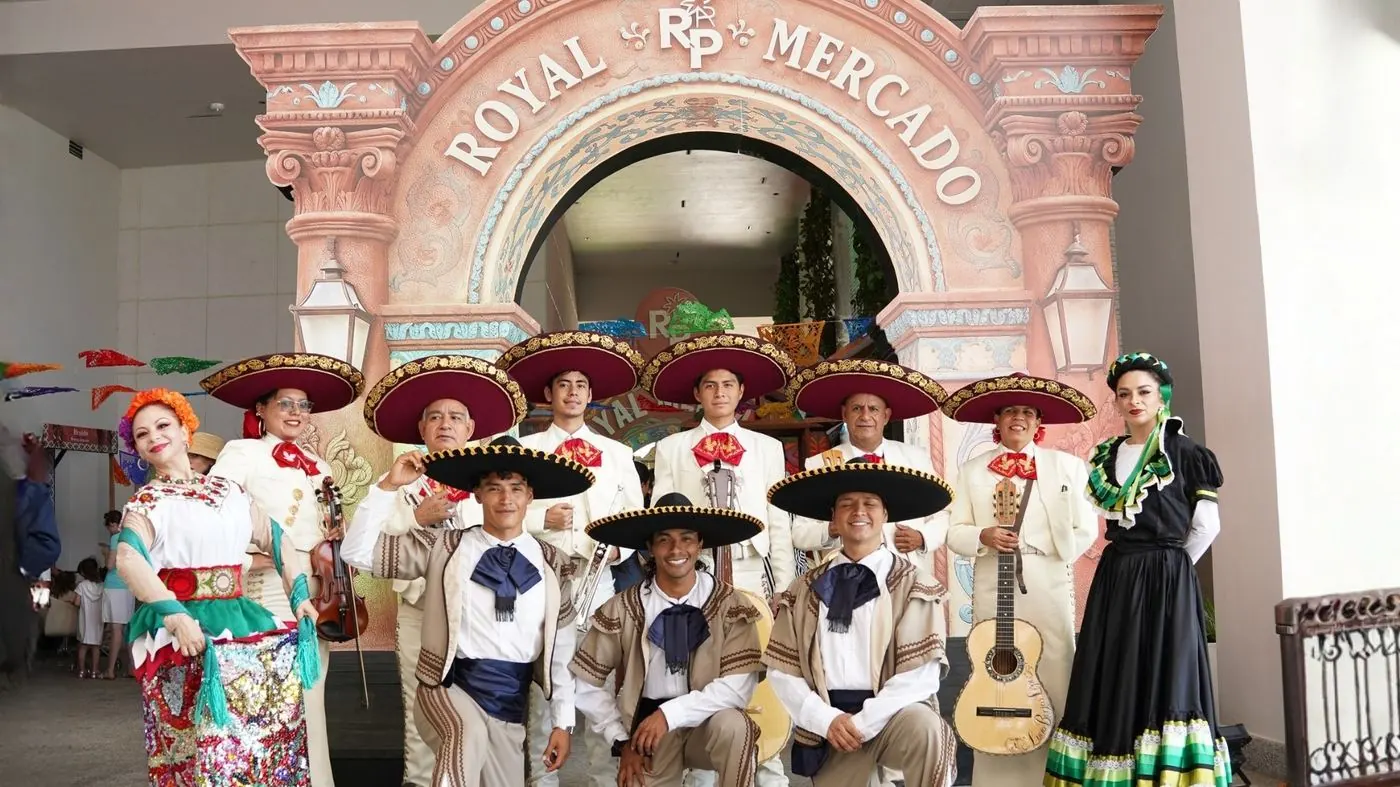 Mariachi at the Royal Mercado