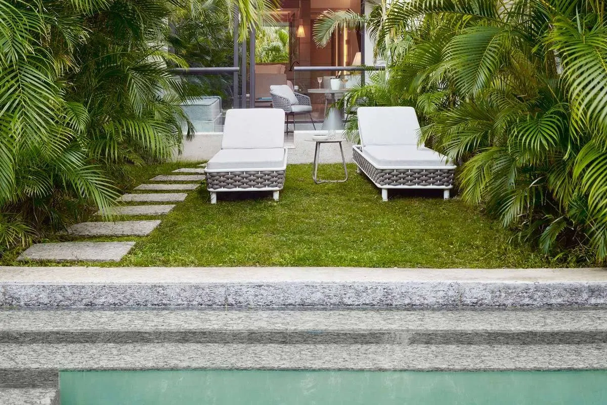 Reserve Captivate Swim-Out