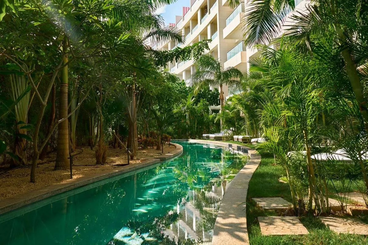 Captivate Swim-Out
